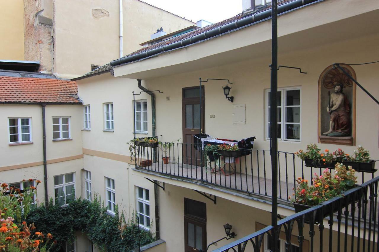 Mala Strana Apartment 1 Prag Exteriör bild